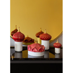 Świeca Purple Spire 1001 światła. Noc zbliża się Zapach Świeca Purple Spire 1001 światła. Noc zbliża się Zapach