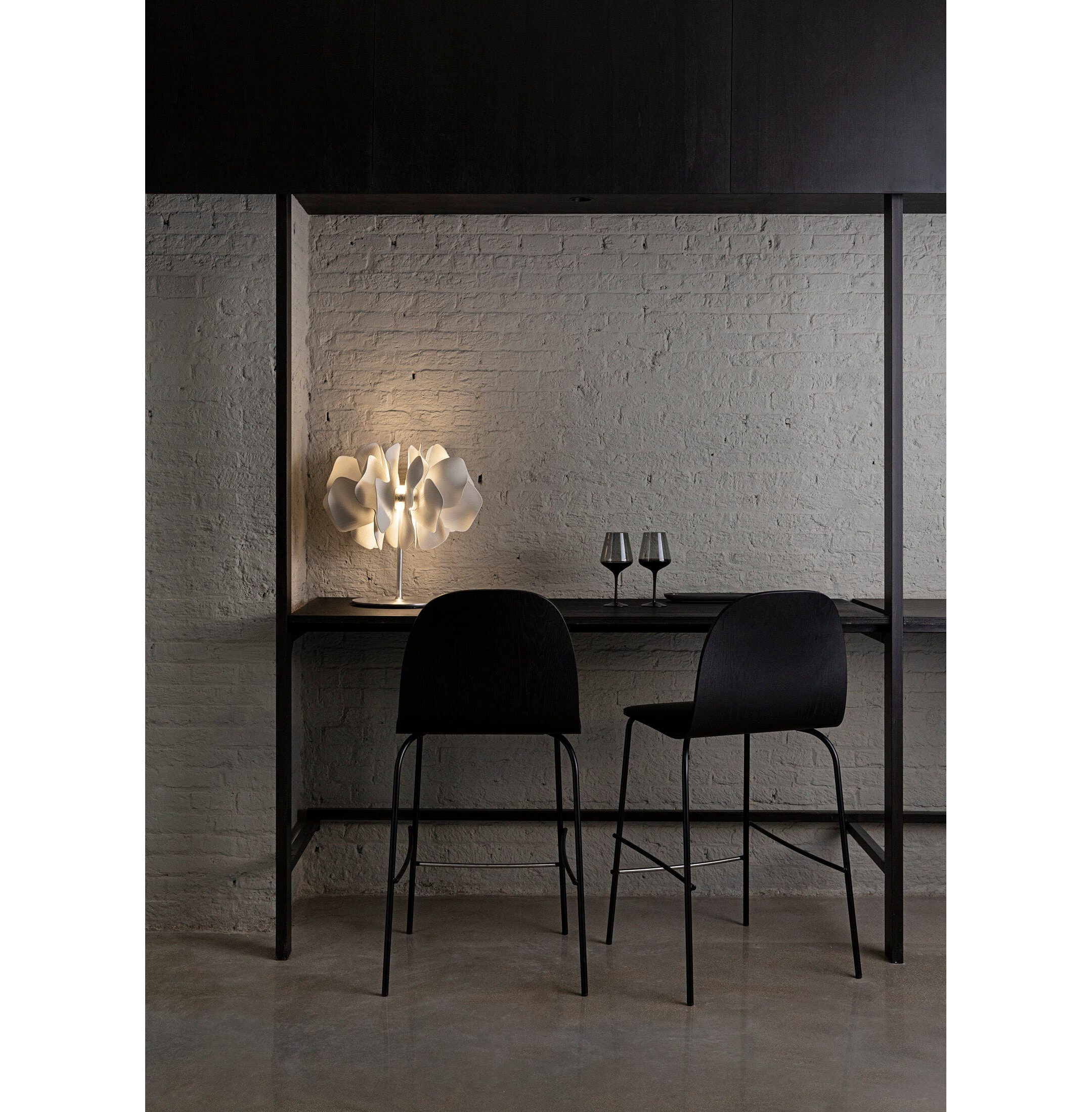 Lampa stołowa Nightbloom (biała) (CE) Lampa stołowa Nightbloom (biała) (CE)