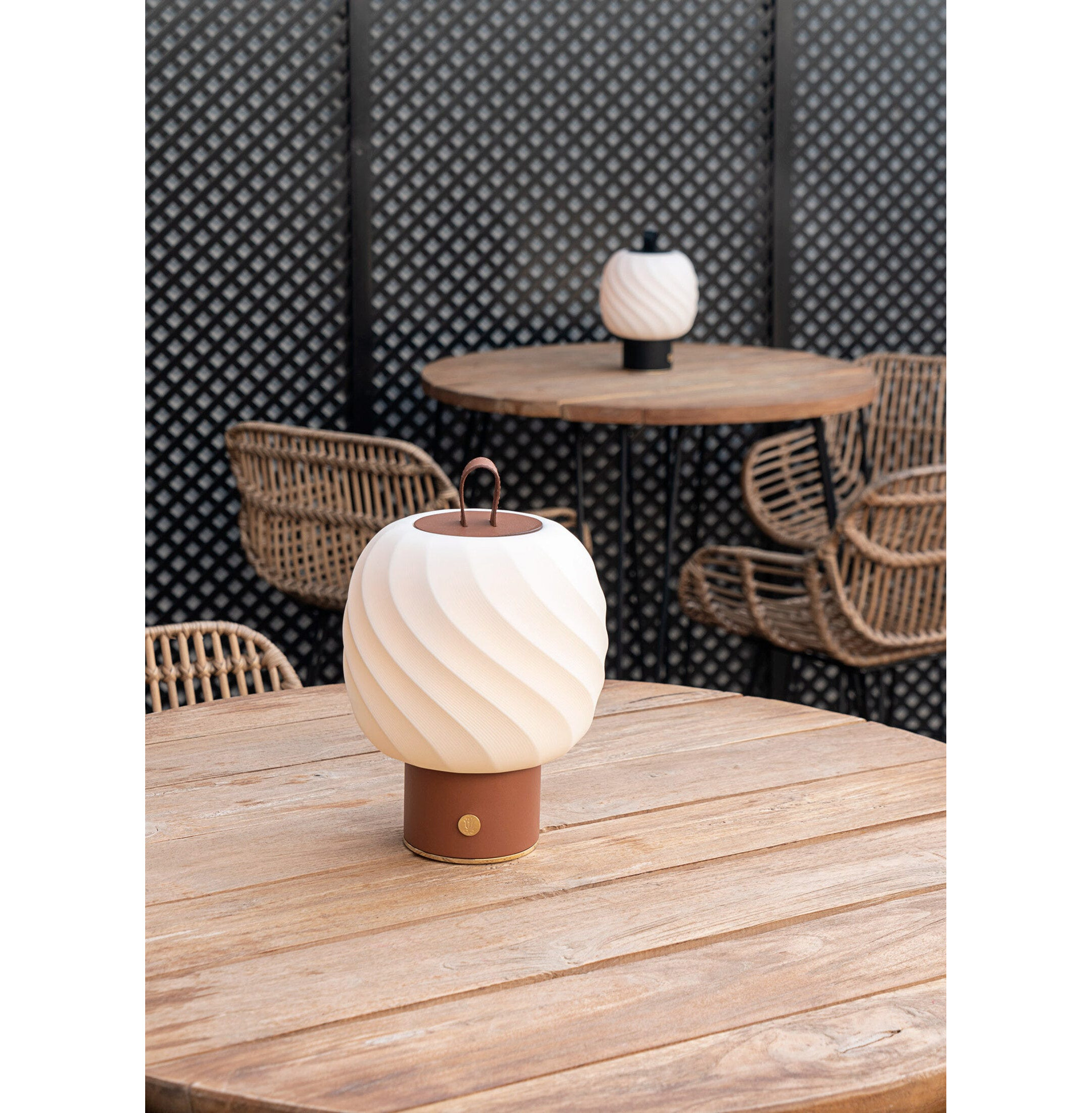 Lampa przenośna Ice Cream (M) () Lampa przenośna Ice Cream (M) ()